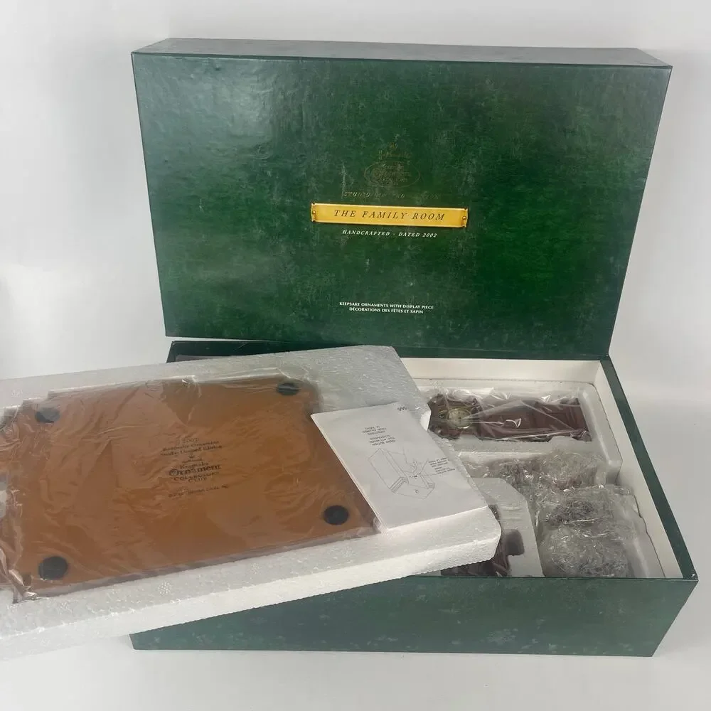Hallmark “The Family Room” Studio Limited Edition 2002